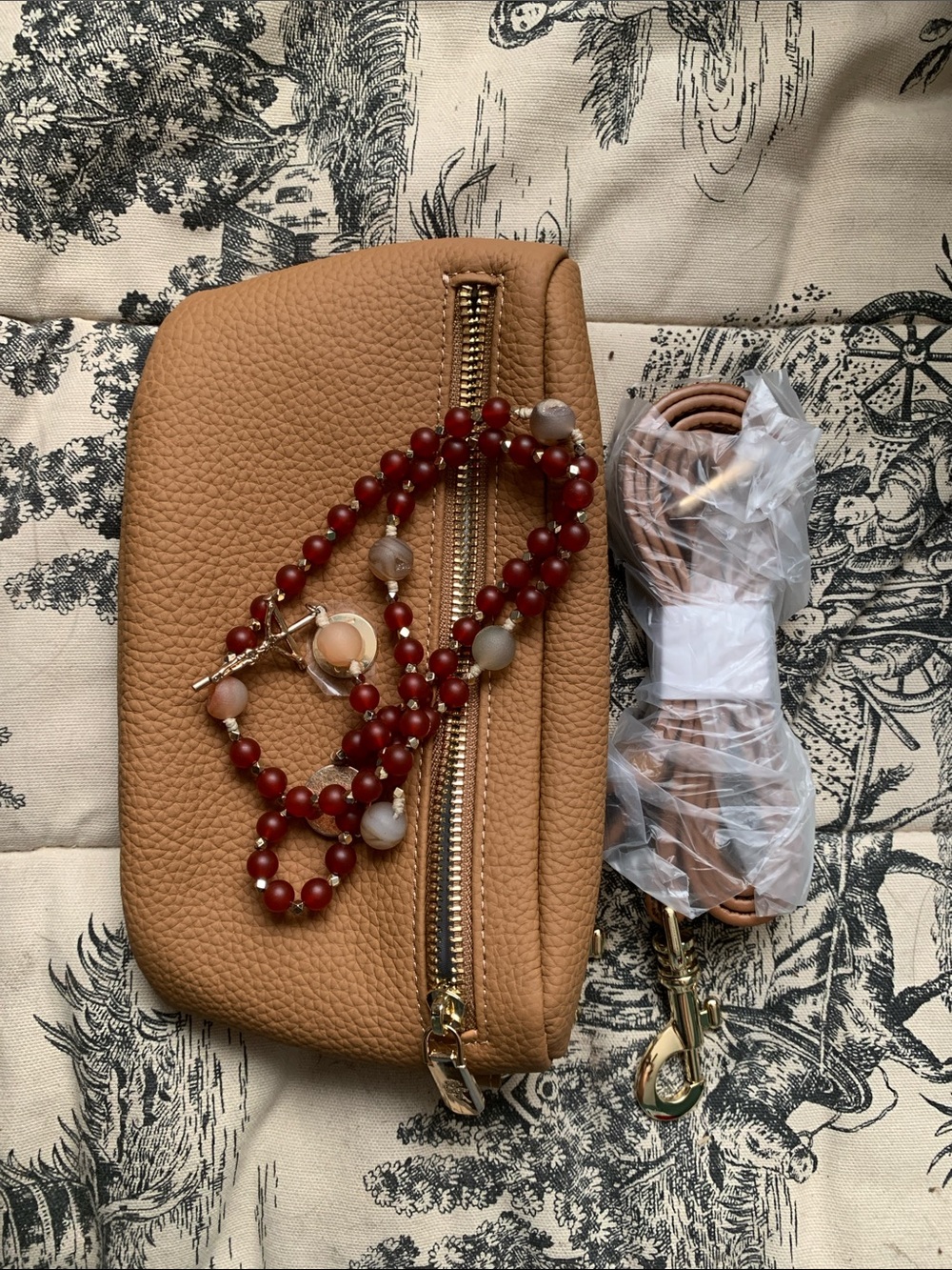 Everyday Pebbled Crossbody Bag in Tan with Gold Hardware - Picture 9 of 9